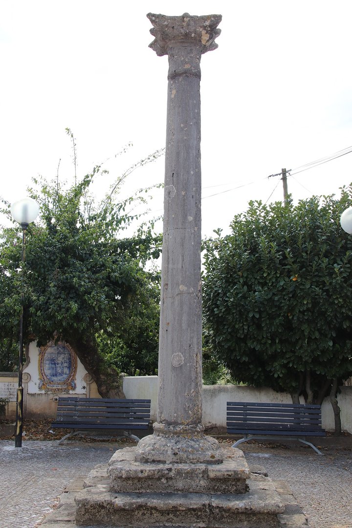 Obelisco de Pías