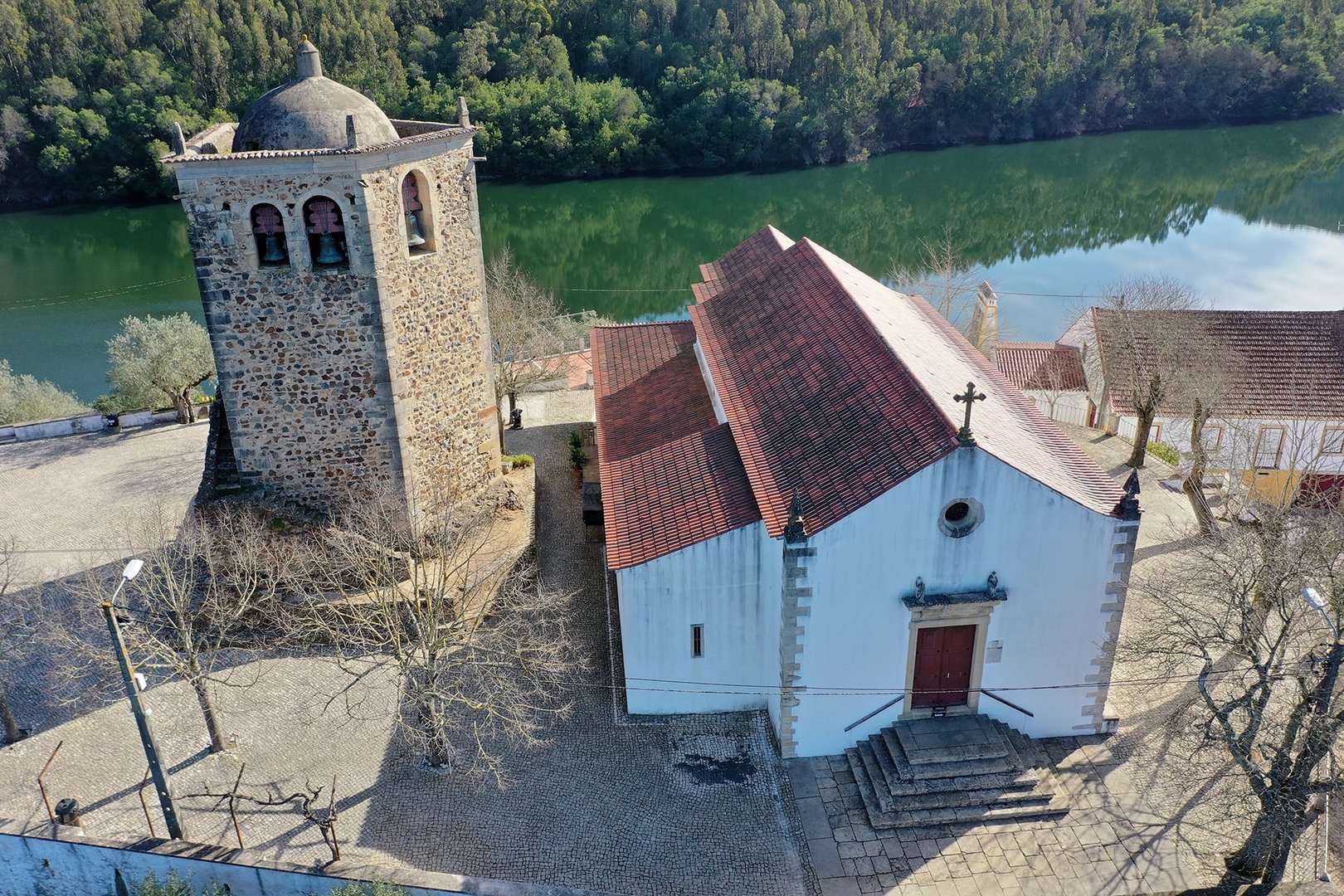 Vista aérea de la Torre Templaria y del Santuario de Nuestra Señora de Pranto