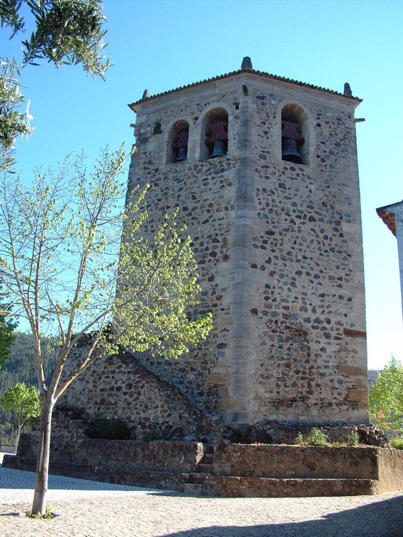 Tour templière de Dornes