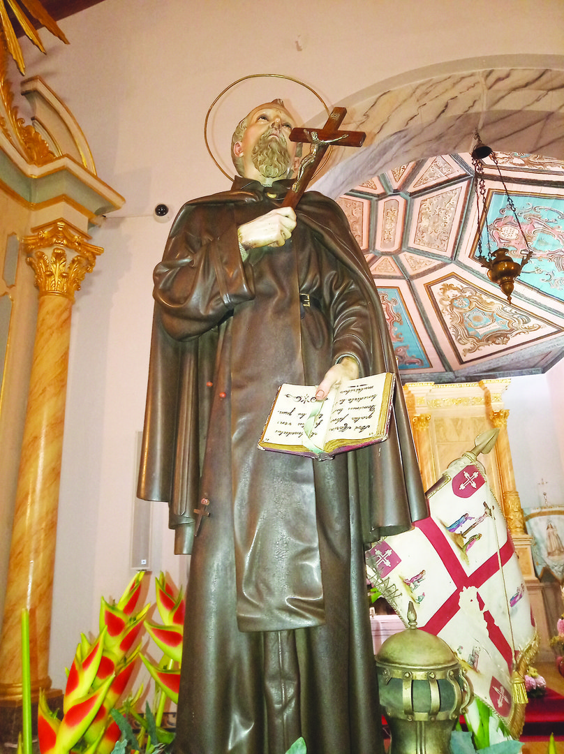 Altar dedicado a São Nuno de Santa Maria - Capela de Nossa Senhora dos Remédios