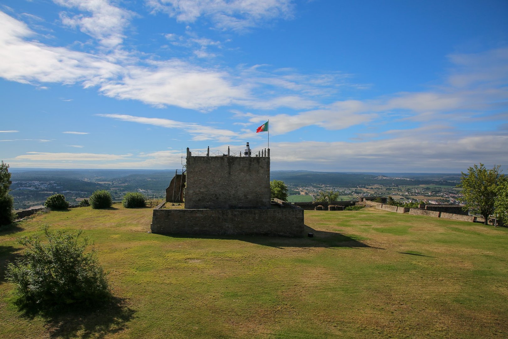 Espaço da primeira plataforma de muralhas