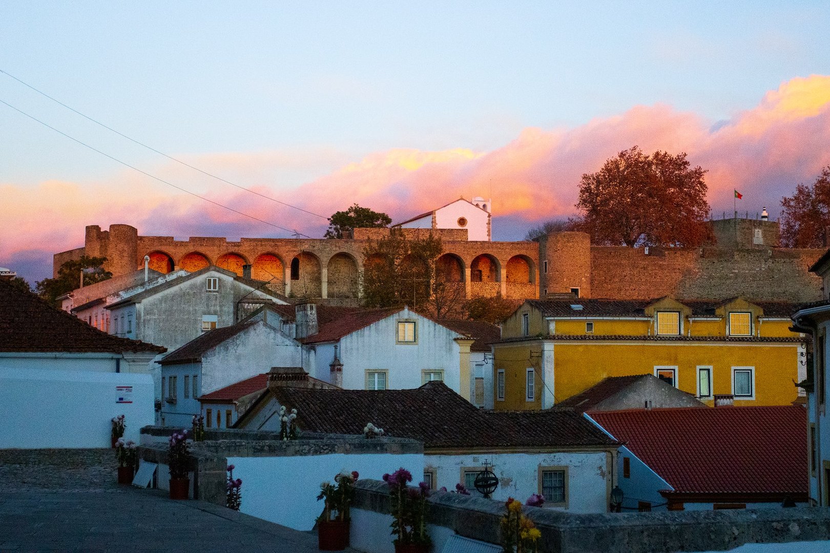 Casario entre o Castelo e a Igreja de S. Vicente