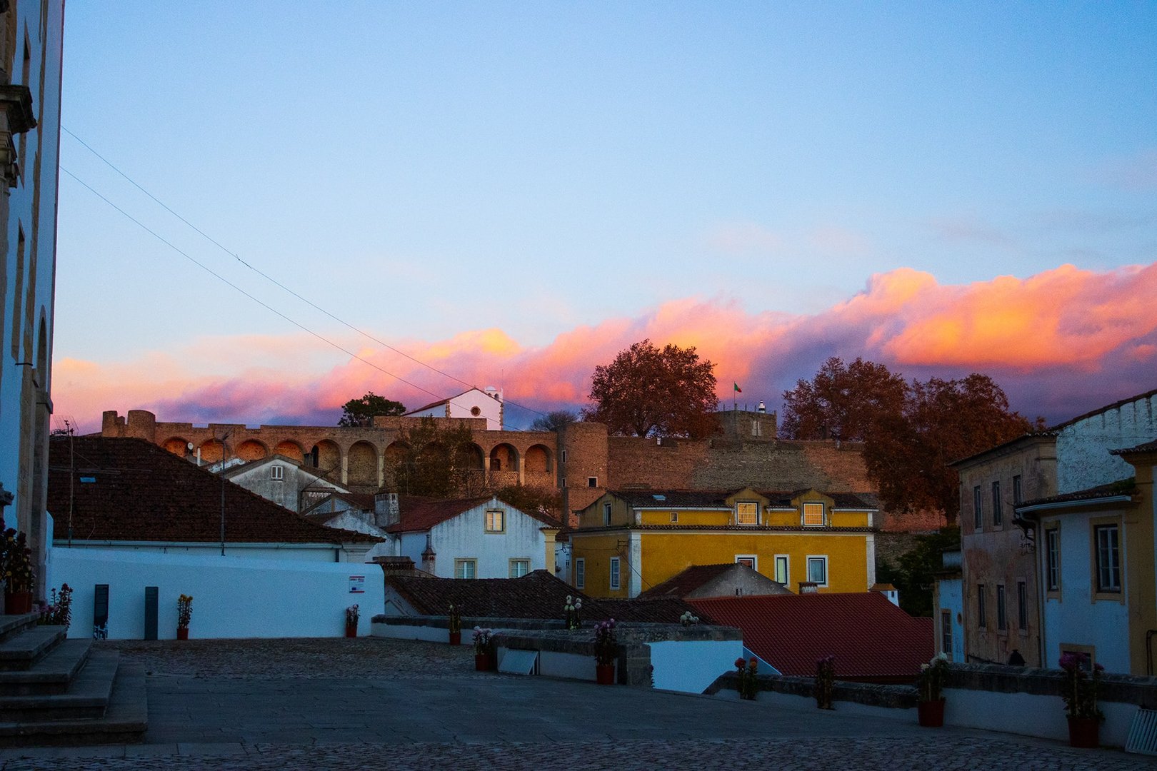 As muralhas da Fortaleza de Abrantes