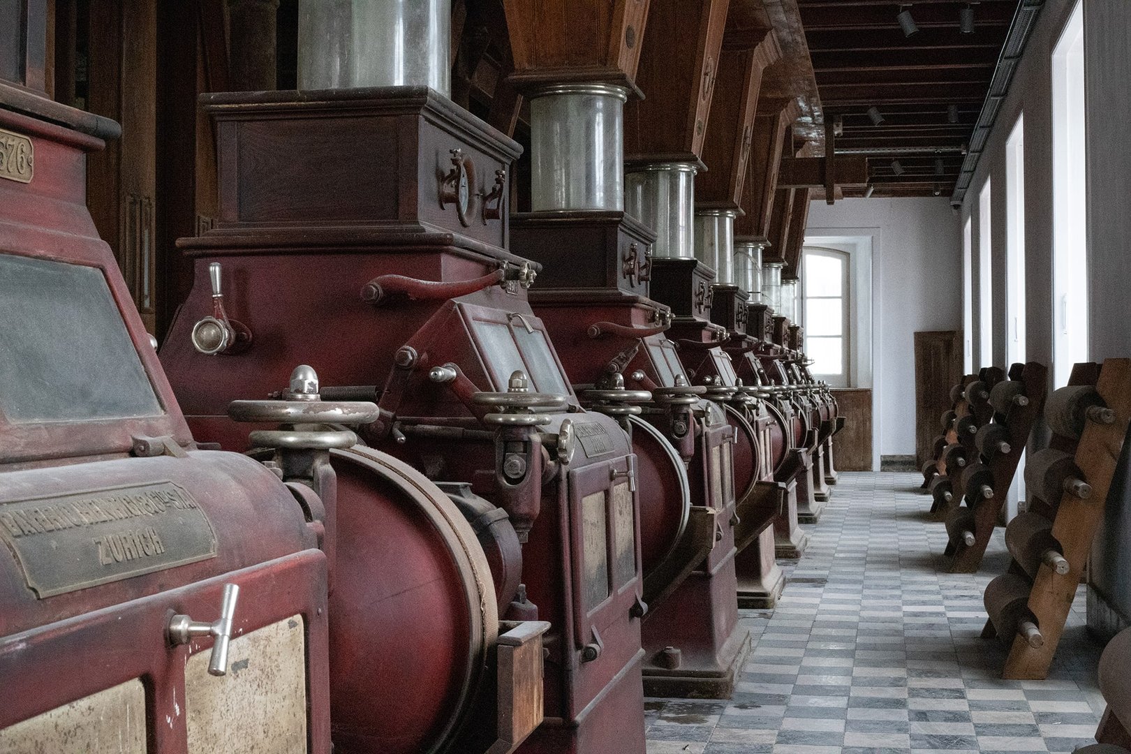 Moulin A Portuguesa - Unité industrielle située dans un bâtiment de cinq étages d'une superficie totale de 2000 mètres, datant de 1912.