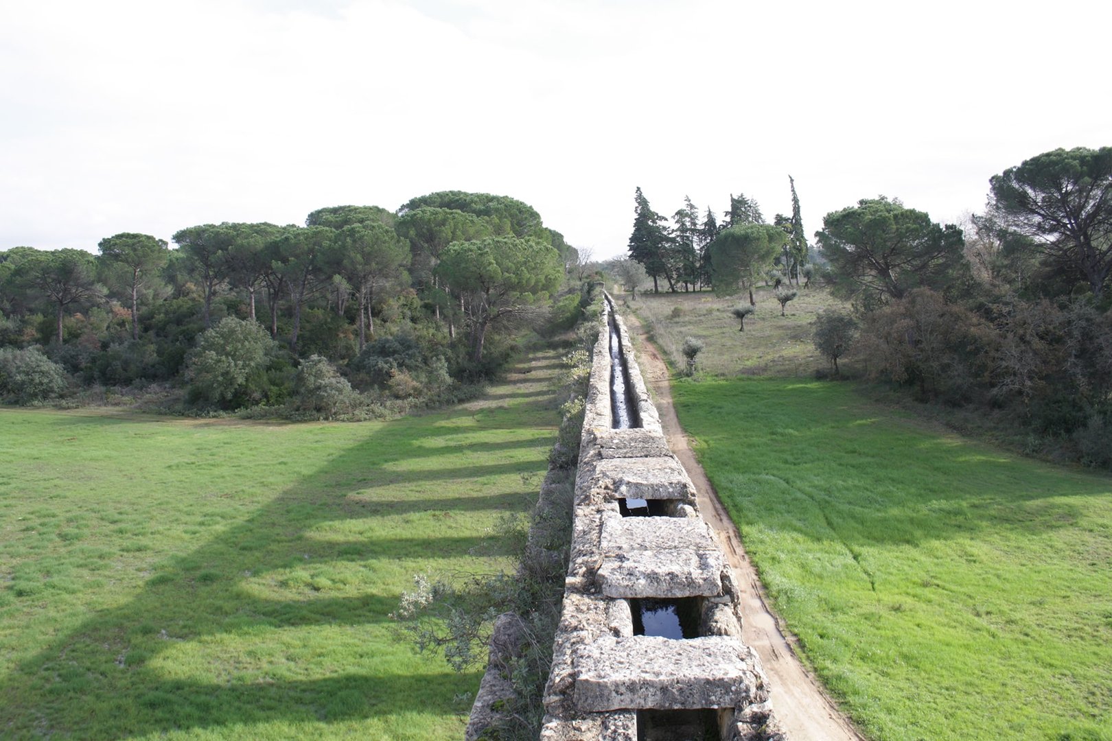 La première phase des travaux s'est achevée en 1614, en présence du roi Philippe II