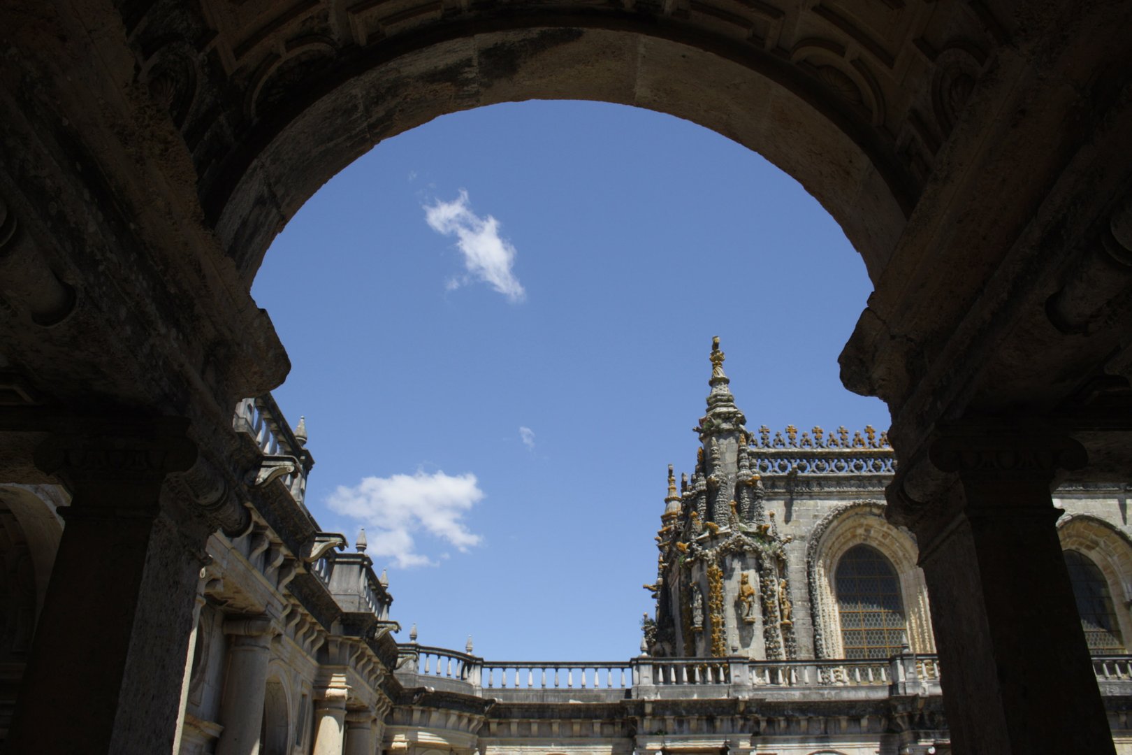 Cloître principal - Le chef-d'œuvre du couvent de la Renaissance construit par le roi João III