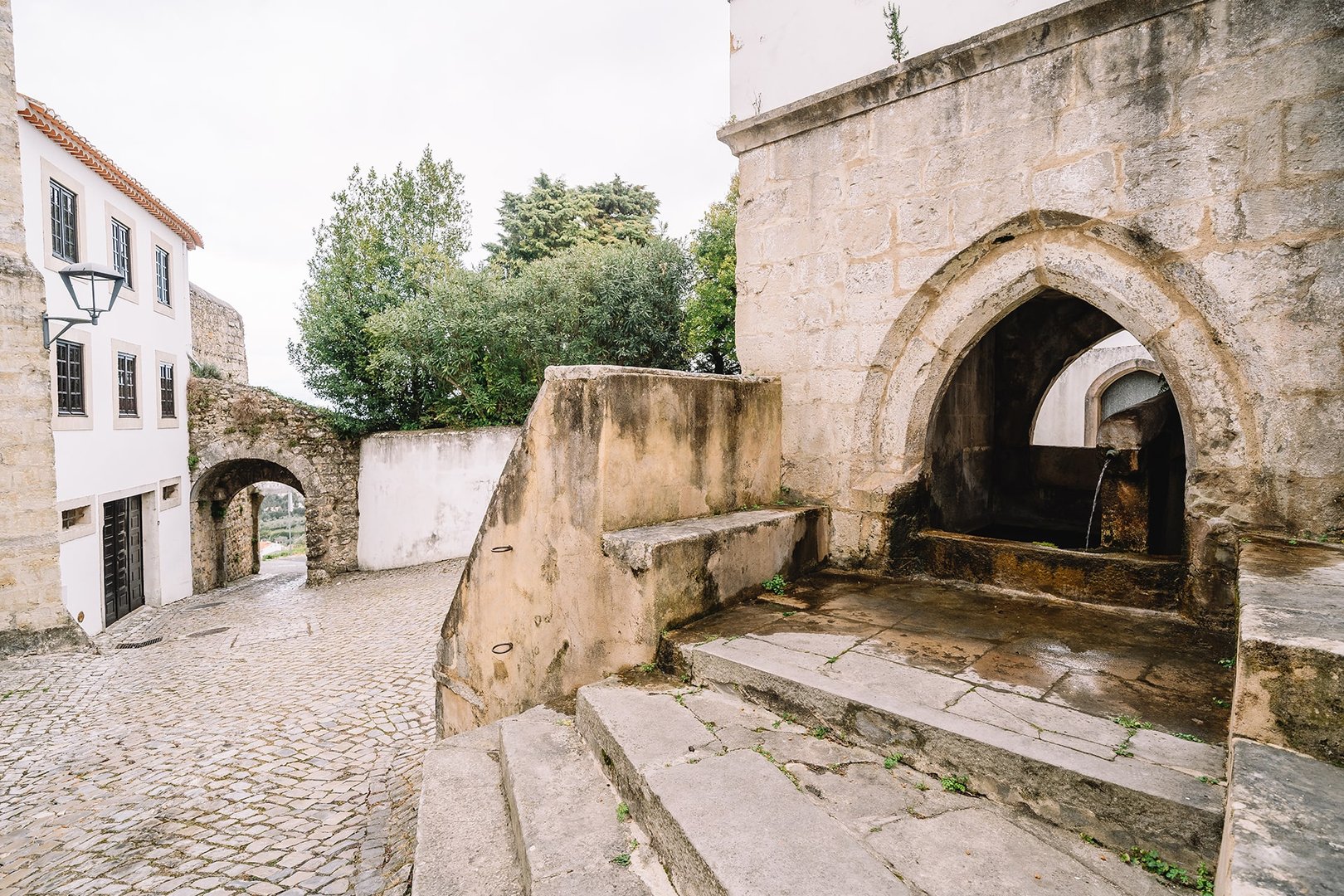 Pueblo medieval de Ourém - Fuente gótica