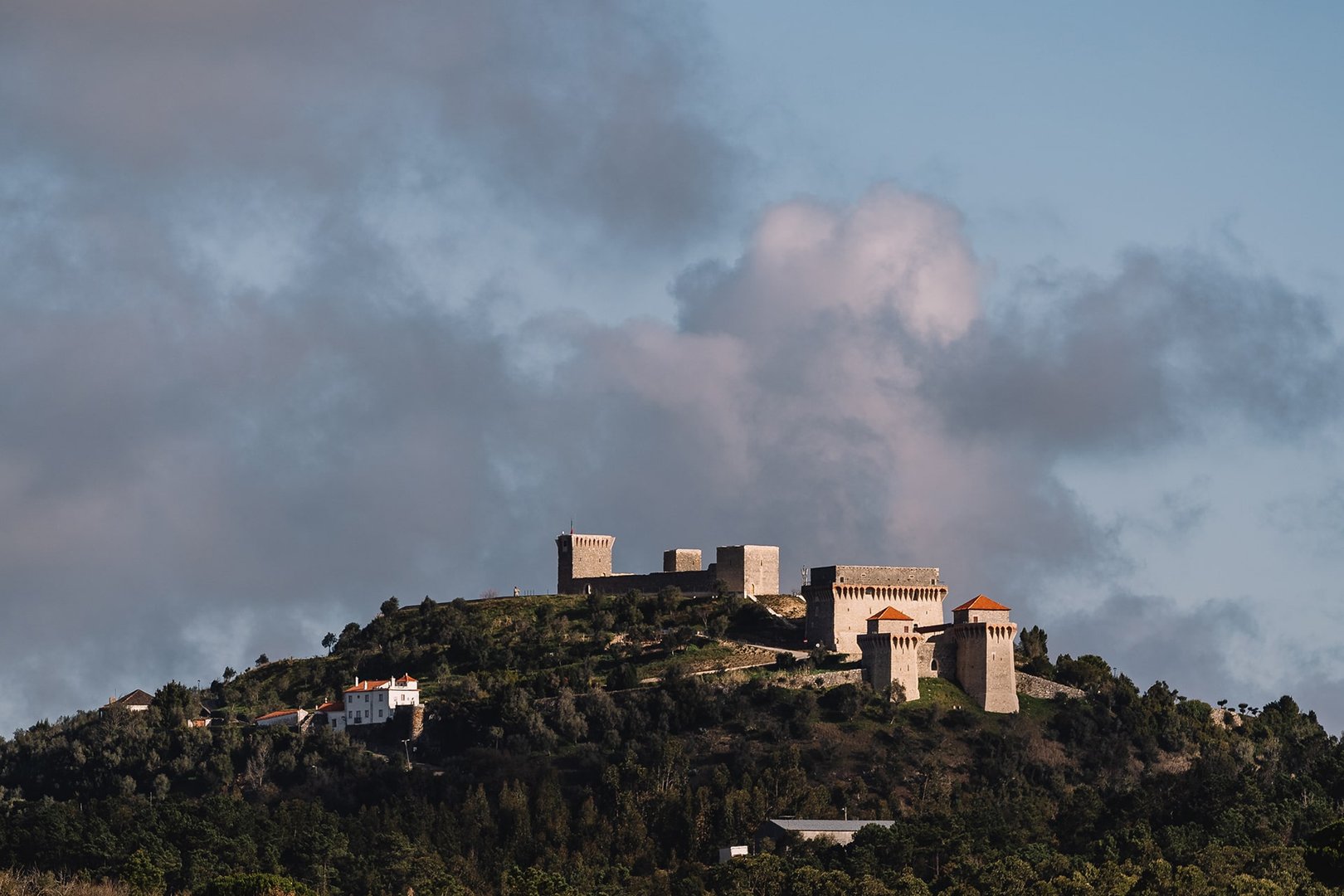 Castillo y Palacio de los Condes de Ourém