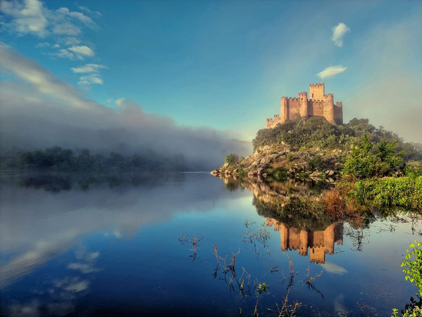 Le château d'Almourol a été classé monument national en 1910